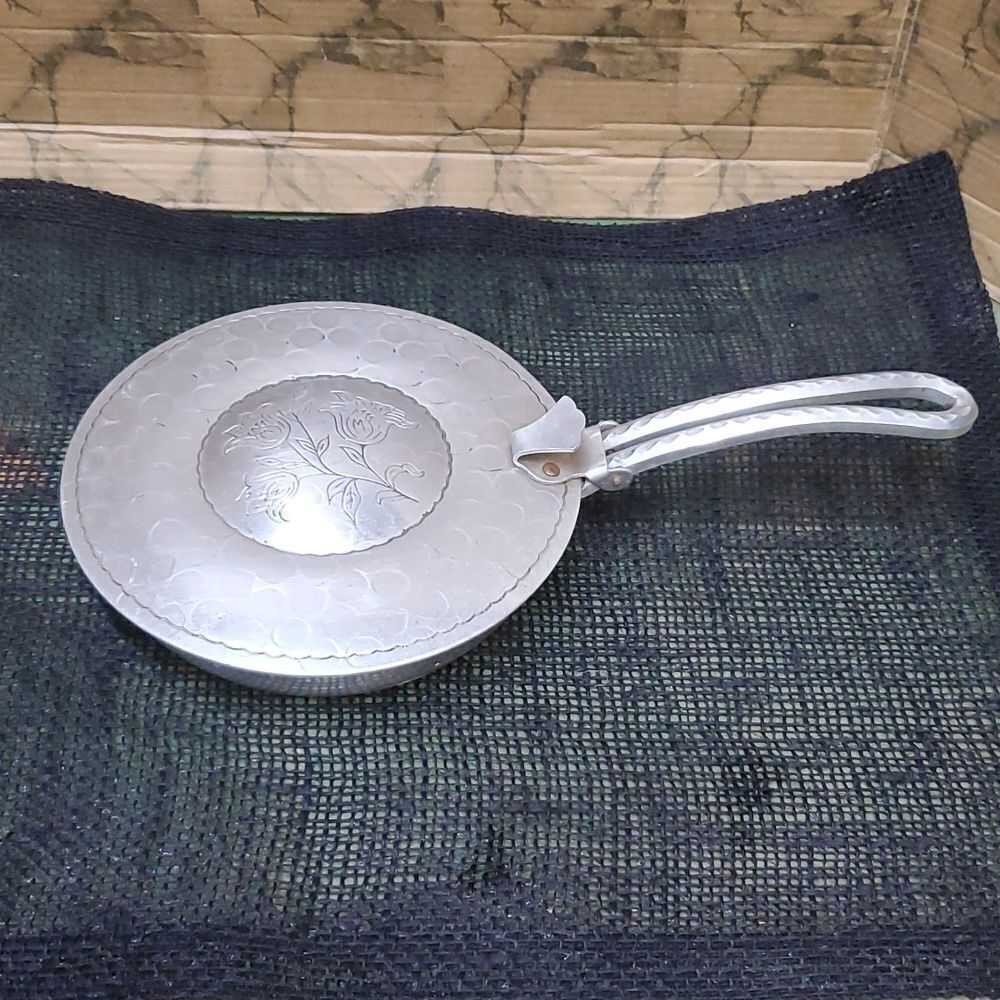 Everlast Metal‎ Hand Forged Silent Butler Pan #552 Leaf/Berry Design Vintage VGC